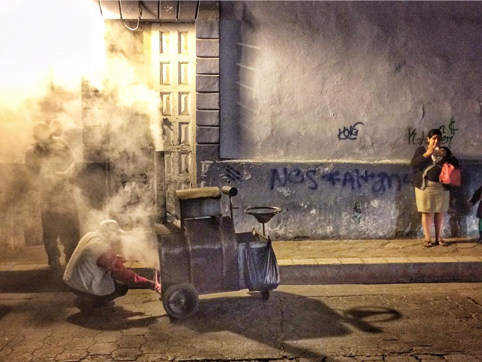 El carrito de los camotes: Tradición y sabor en las calles de México
