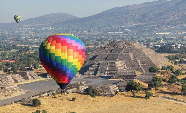 Top 5 Destinos para viajar en globo aerostático en México
