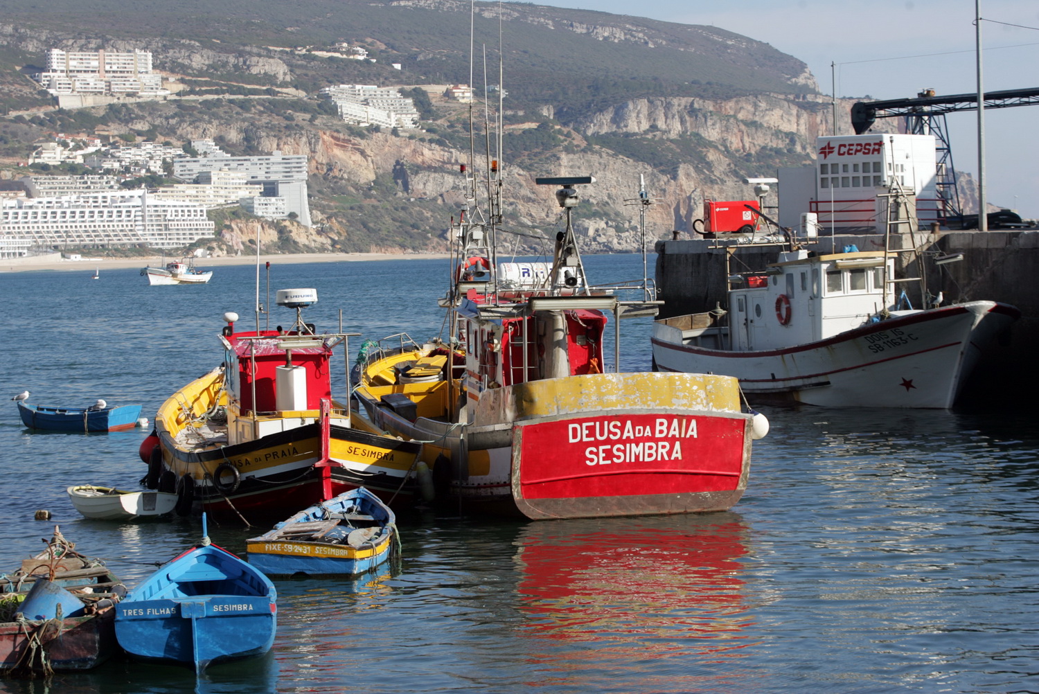 Conoce Sesimbra, un pequeño pueblo de pescadores portugues