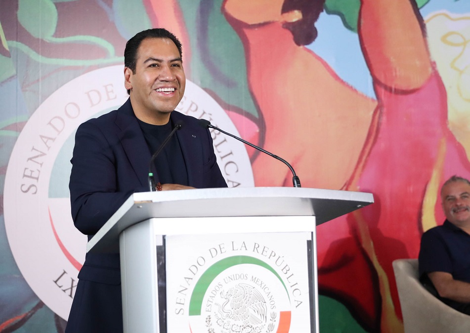 Eduardo Ramírez senador